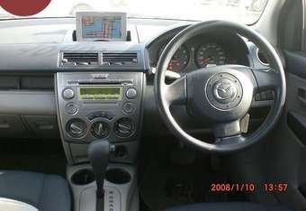 2004 Mazda Demio Photos