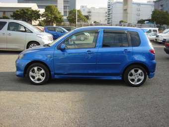 2004 Mazda Demio Pictures