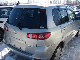 2004 Mazda Demio Pictures