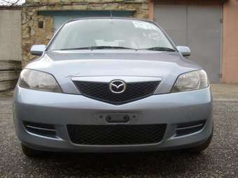 2004 Mazda Demio Pictures