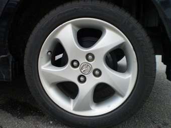 2004 Mazda Demio Pictures