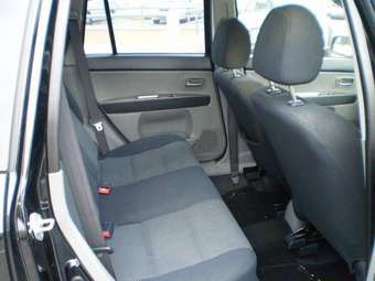 2004 Mazda Demio Pictures