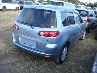 2004 Mazda Demio Pictures