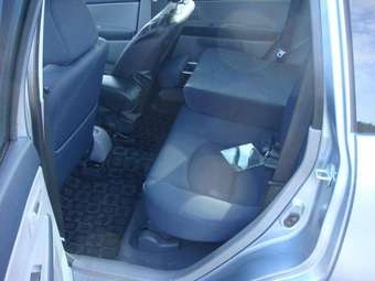 2004 Mazda Demio Photos