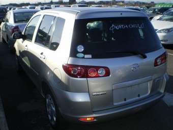 2004 Mazda Demio Photos