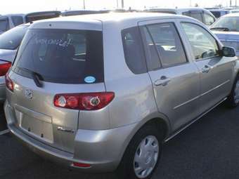 2004 Mazda Demio Photos
