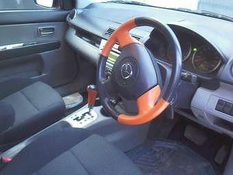 2004 Mazda Demio Pics