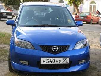 2004 Mazda Demio Images