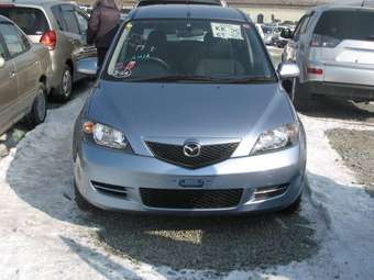 2004 Mazda Demio Pics