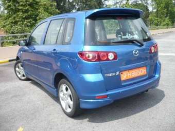 2004 Mazda Demio Pictures