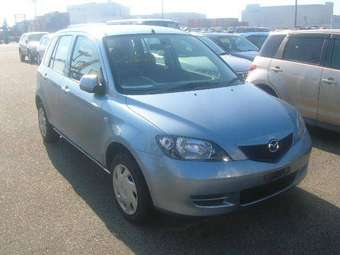 2004 Mazda Demio Pictures