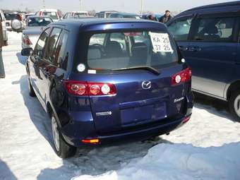 2004 Mazda Demio Pictures