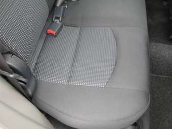 2004 Mazda Demio Photos