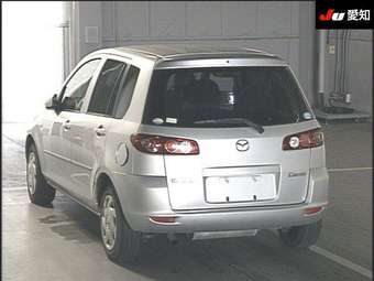 2004 Mazda Demio Pictures