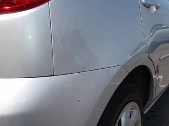 2004 Mazda Demio Pictures
