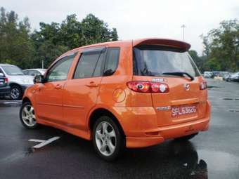 2004 Mazda Demio Pictures