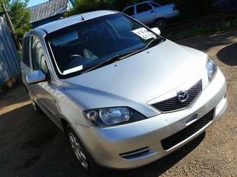 2004 Mazda Demio Pictures