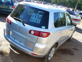 2004 Mazda Demio Photos