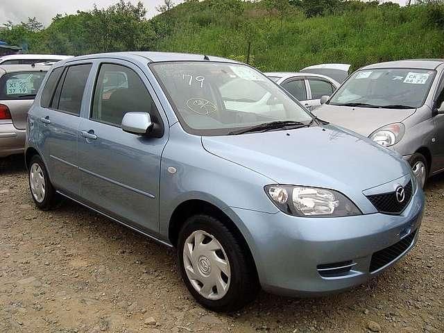 2004 Mazda Demio