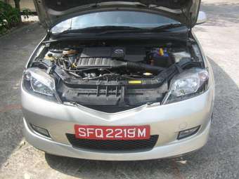 2004 Mazda Demio Photos