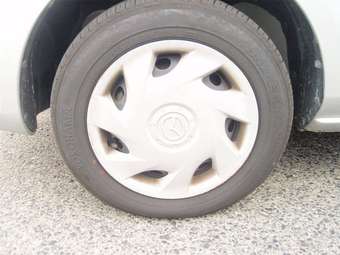 2004 Mazda Demio Pics