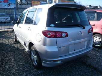 2004 Mazda Demio Photos