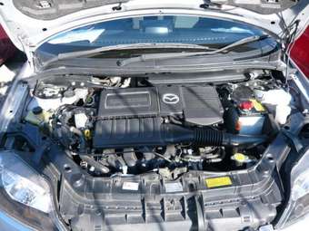 2004 Mazda Demio Pictures