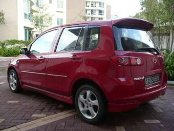 2004 Mazda Demio Pictures