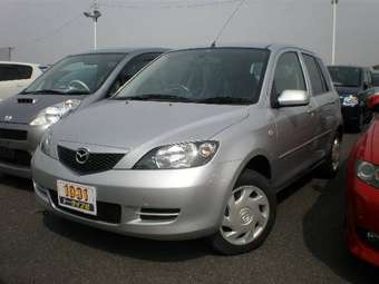 2004 Mazda Demio Pictures