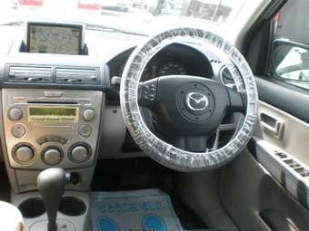 2004 Mazda Demio Photos
