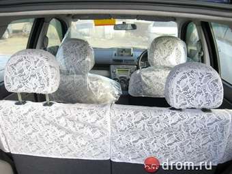 2004 Mazda Demio Pictures