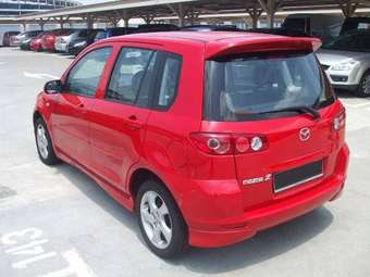 2004 Mazda Demio Images