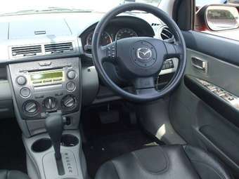 2004 Mazda Demio Pictures