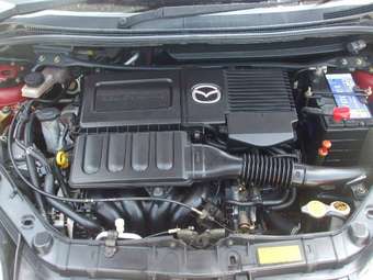 2004 Mazda Demio Photos