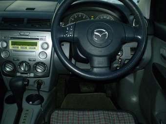 2004 Mazda Demio Pics