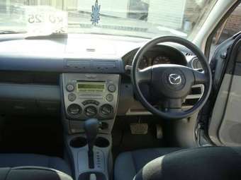 2004 Mazda Demio Pictures