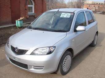 2004 Mazda Demio Photos
