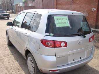 2004 Mazda Demio Pictures