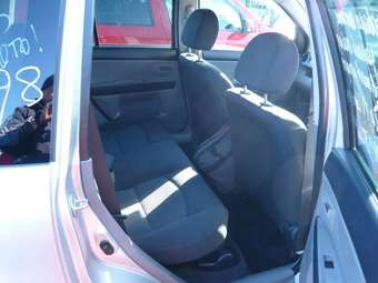 2004 Mazda Demio Images