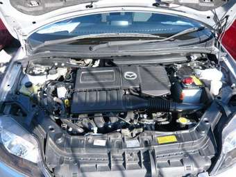 2004 Mazda Demio Pictures
