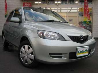 2004 Mazda Demio Photos