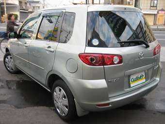 2004 Mazda Demio Pics