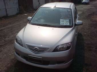 2004 Mazda Demio Images