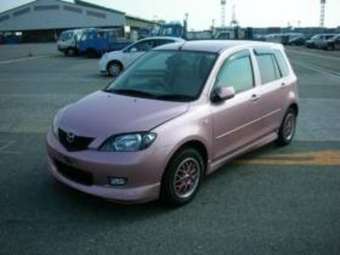 2004 Mazda Demio Pics