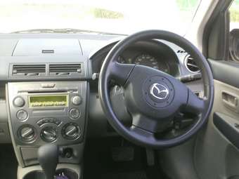 2004 Mazda Demio Images