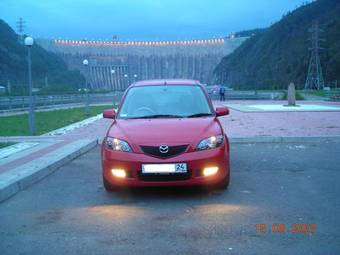 2004 Mazda Demio Pictures