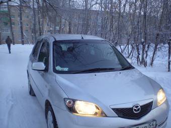 2004 Mazda Demio Pictures