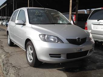 2004 Mazda Demio Pictures