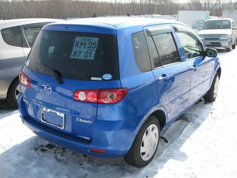 2004 Mazda Demio Photos
