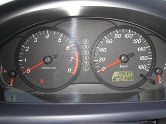 2004 Mazda Demio Pictures